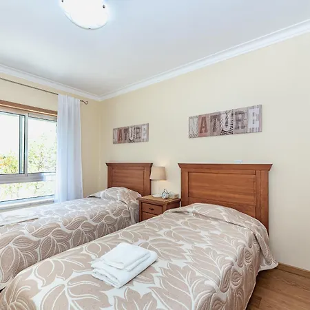 The Canadians Escape ~ Relaxing Portugal *