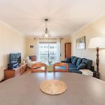 The Canadians Escape ~ Relaxing Portugal Portimão