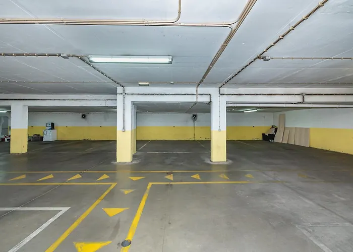 The Canadians Escape ~ Relaxing Portugal Portimão