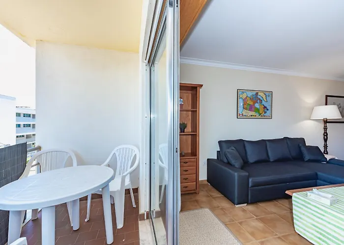 The Canadians Escape ~ Relaxing Portugal Portimão