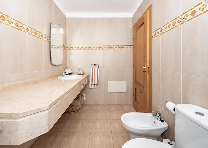 The Canadians Escape ~ Relaxing Portugal * Portimão