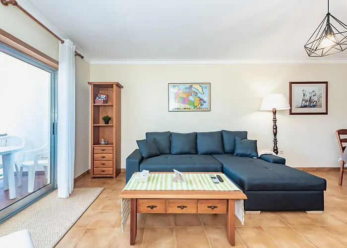 The Canadians Escape ~ Relaxing Portugal