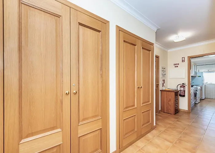 The Canadians Escape ~ Relaxing Portugal Portimão