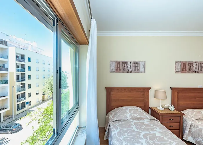 The Canadians Escape ~ Relaxing Portugal * Portimão