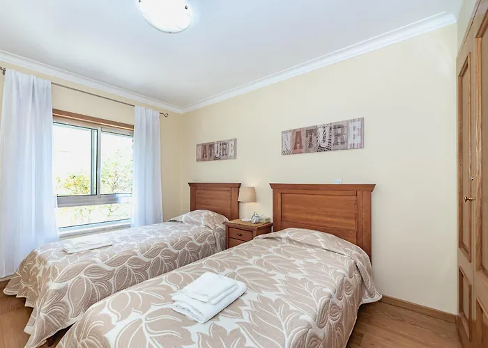 The Canadians Escape ~ Relaxing Portugal *