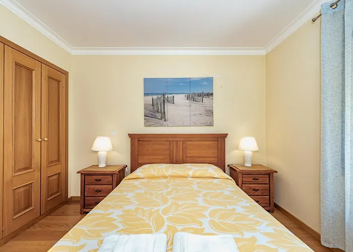 The Canadians Escape ~ Relaxing Portugal * Portimão