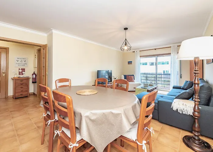 The Canadians Escape ~ Relaxing Portugal *