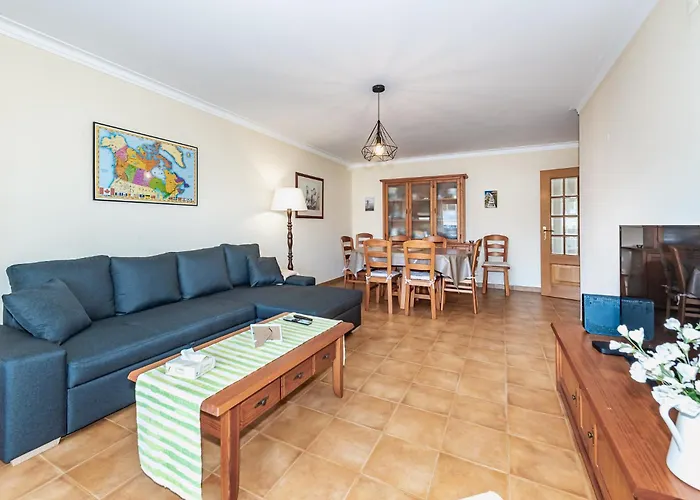 The Canadians Escape ~ Relaxing Portugal Portimão