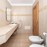 The Canadians Escape ~ Relaxing Portugal * Portimão