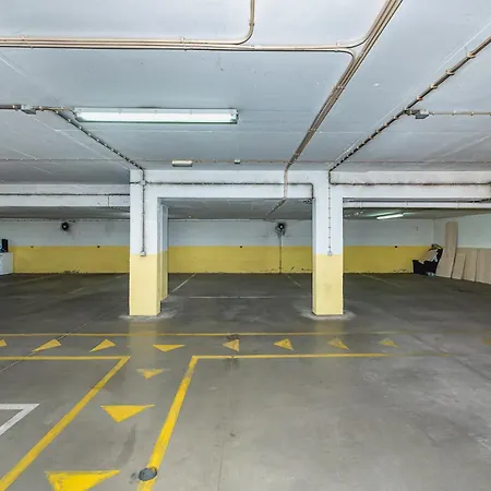 The Canadians Escape ~ Relaxing Portugal Portimão